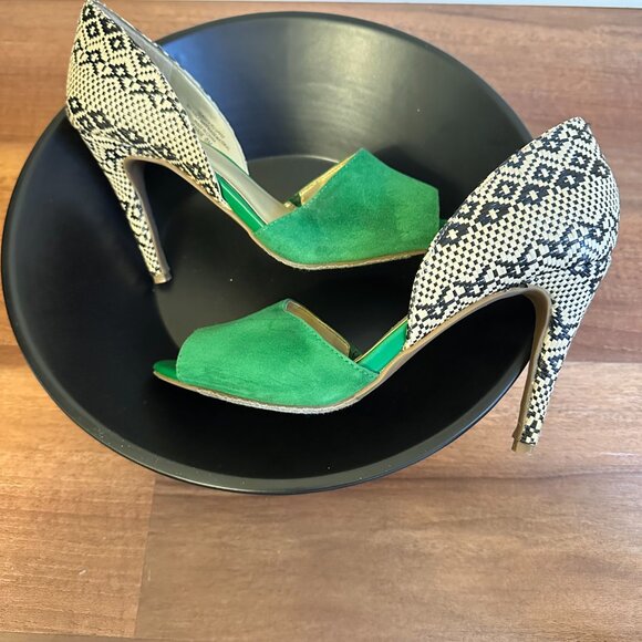 Green Suede & Black Geometric Print Heels – Size 8 - Picture 2 of 7